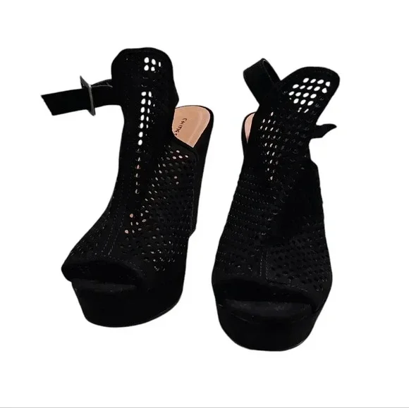 Chinese Laundry Black Peep Toe Wedge Sandals Perforated Slingback Size 8 Y2K 90s - Picture 3 of 7